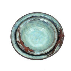 Studio Art Glazed Pottery Set of 2 Bowls with Lizard/Gecko Design Vintage Signed